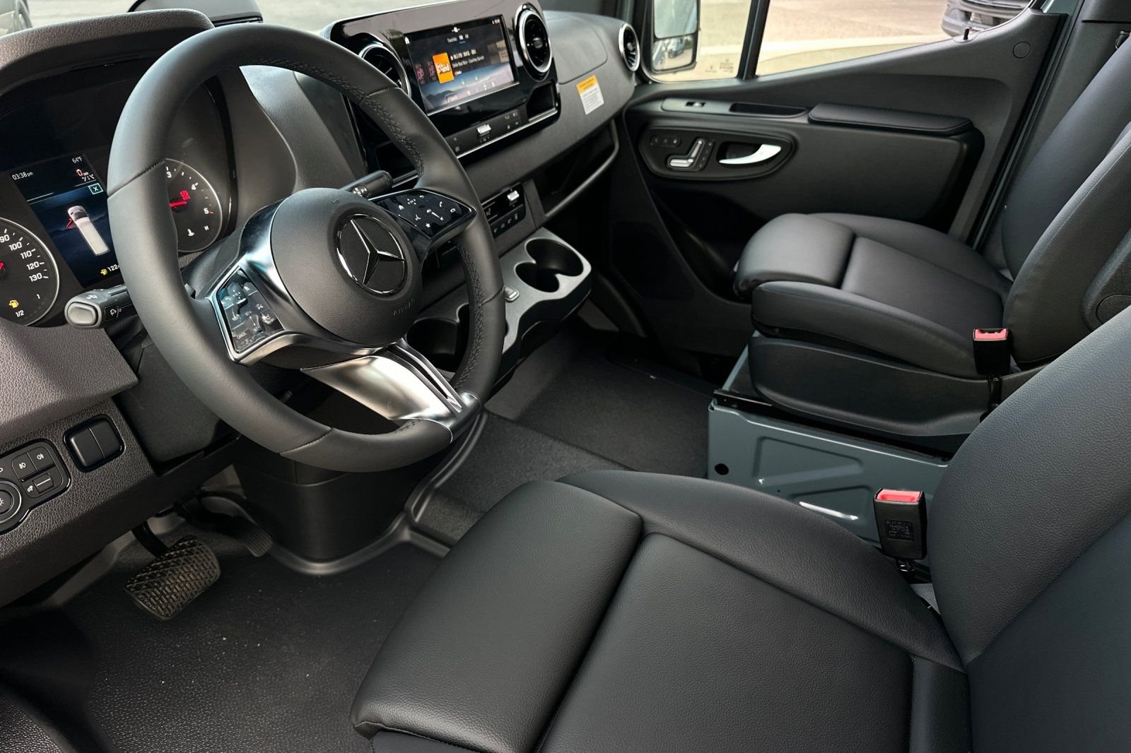 2026 Mercedes-Benz Sprinter Crew Van Base - Photo 8