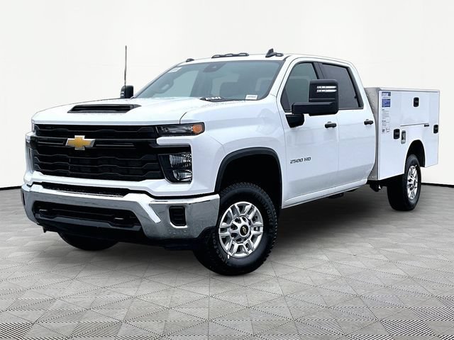 New 2026 Summit White Chevrolet WT image 3