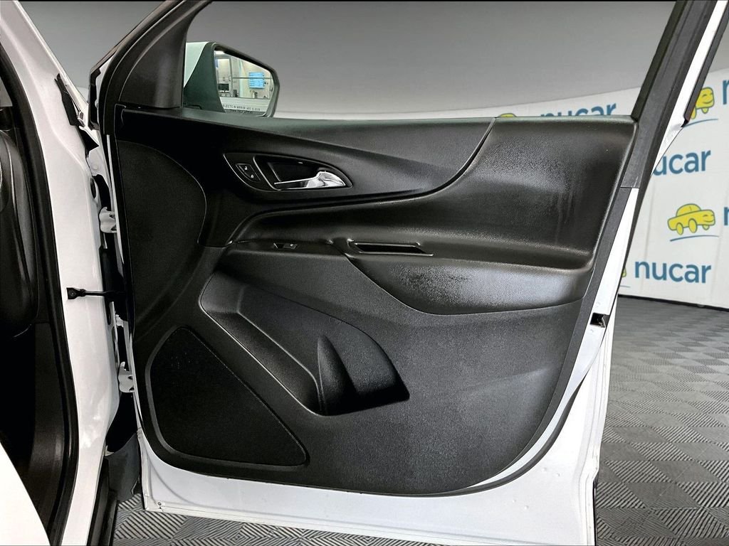 Used 2024 Summit White Chevrolet LT image 12