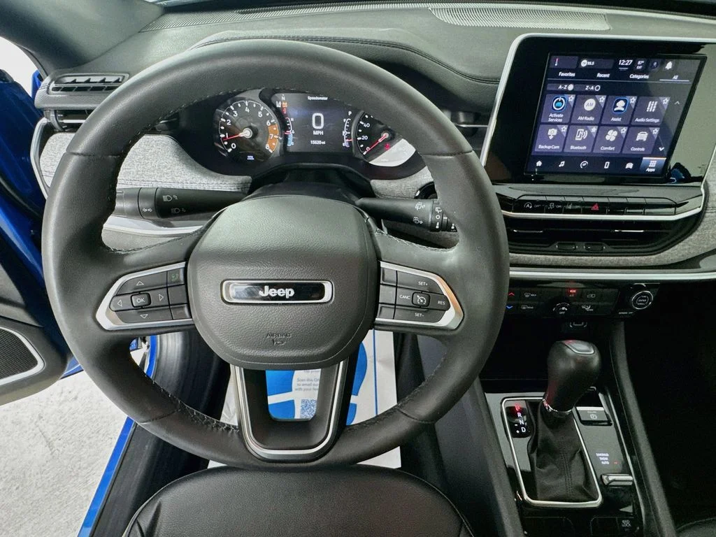 Used 2025 Blue Jeep Latitude image 12