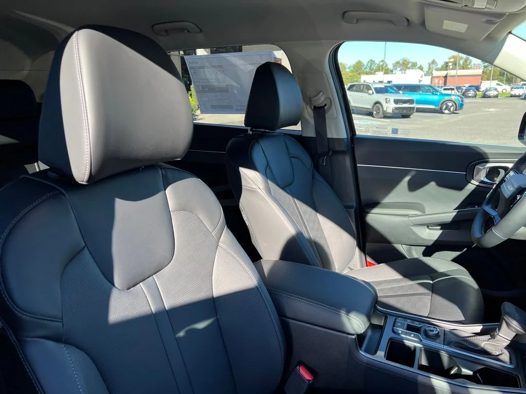 New 2026 Black Kia S image 32