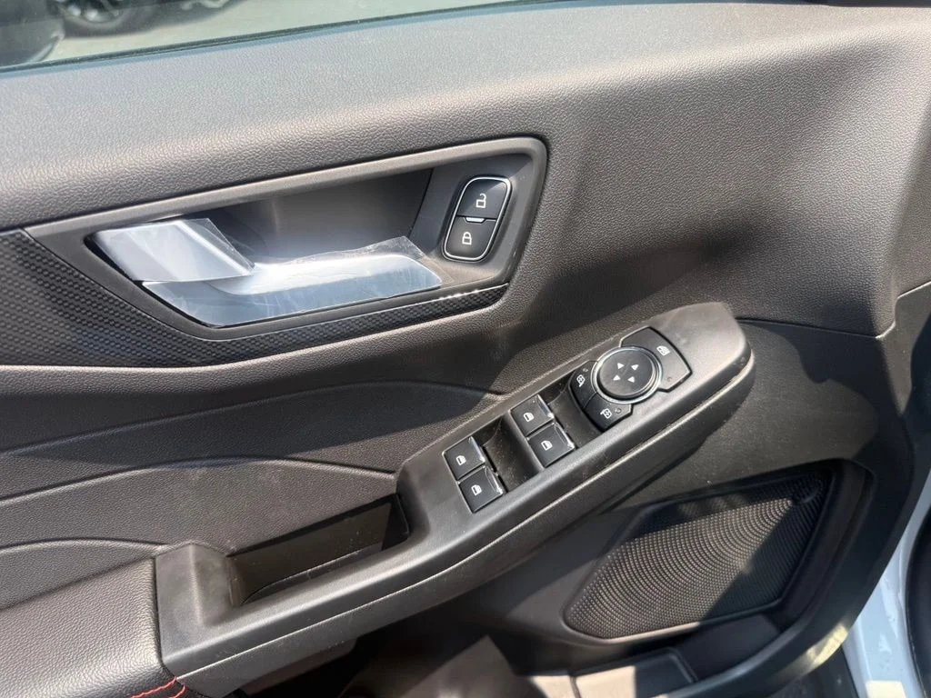 New 2026 Space Silver Metallic Ford ST-Line Select image 16