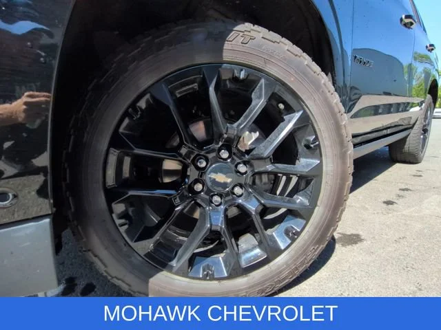 Used 2023 Black Chevrolet High Country image 24