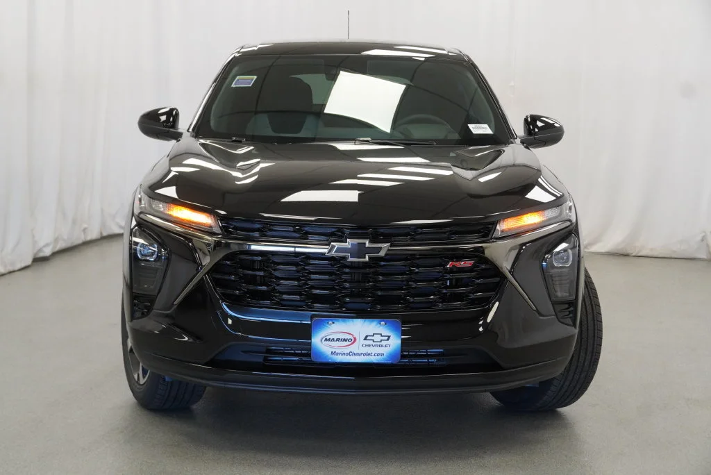 New 2026 Mosaic Black Metallic Chevrolet 1RS image 11