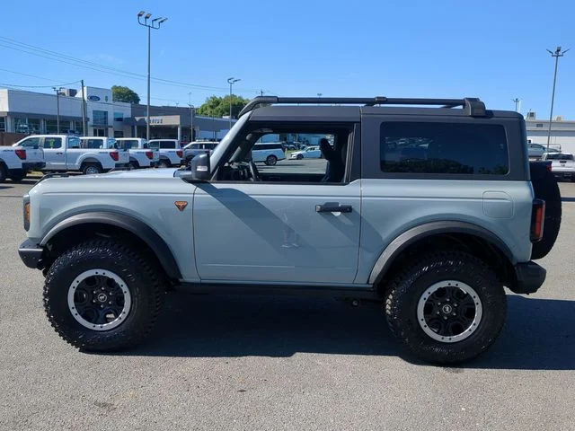 Used 2022 Green Ford Badlands image 2