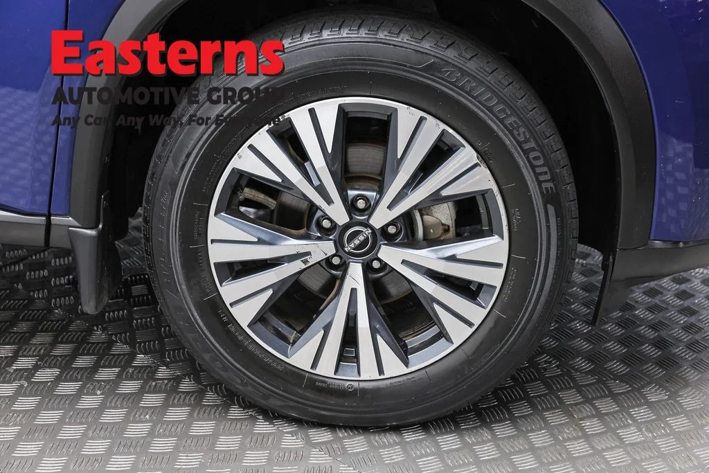Used 2023 Blue Nissan SV image 33