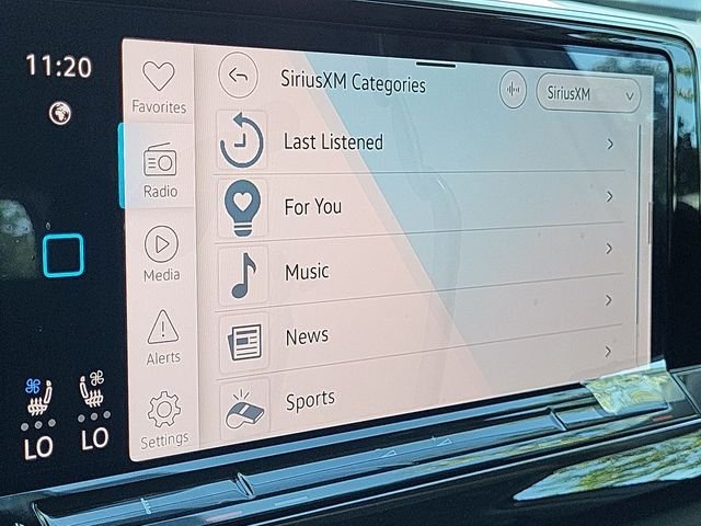 New 2026 Silver Volkswagen SE w/Technology image 25