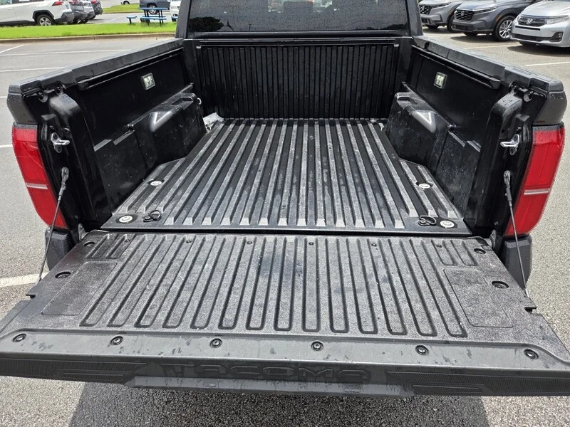Used 2025 Underground TOYOTA SR5 image 7