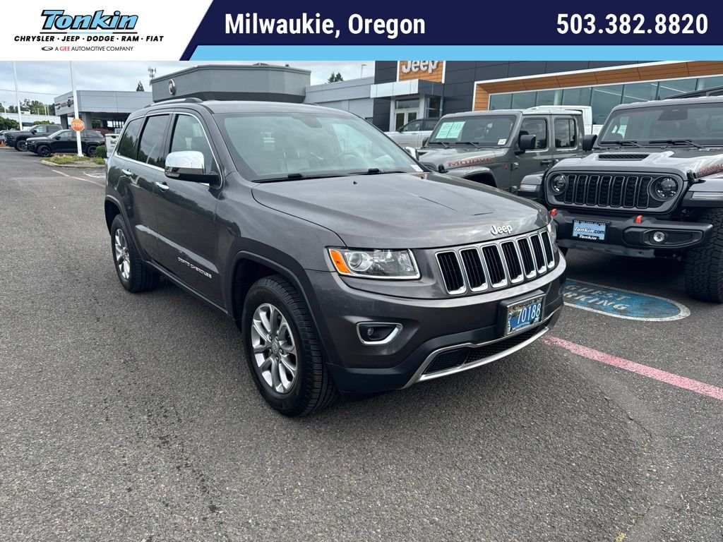 Used 2016 Gray Jeep Limited image 1