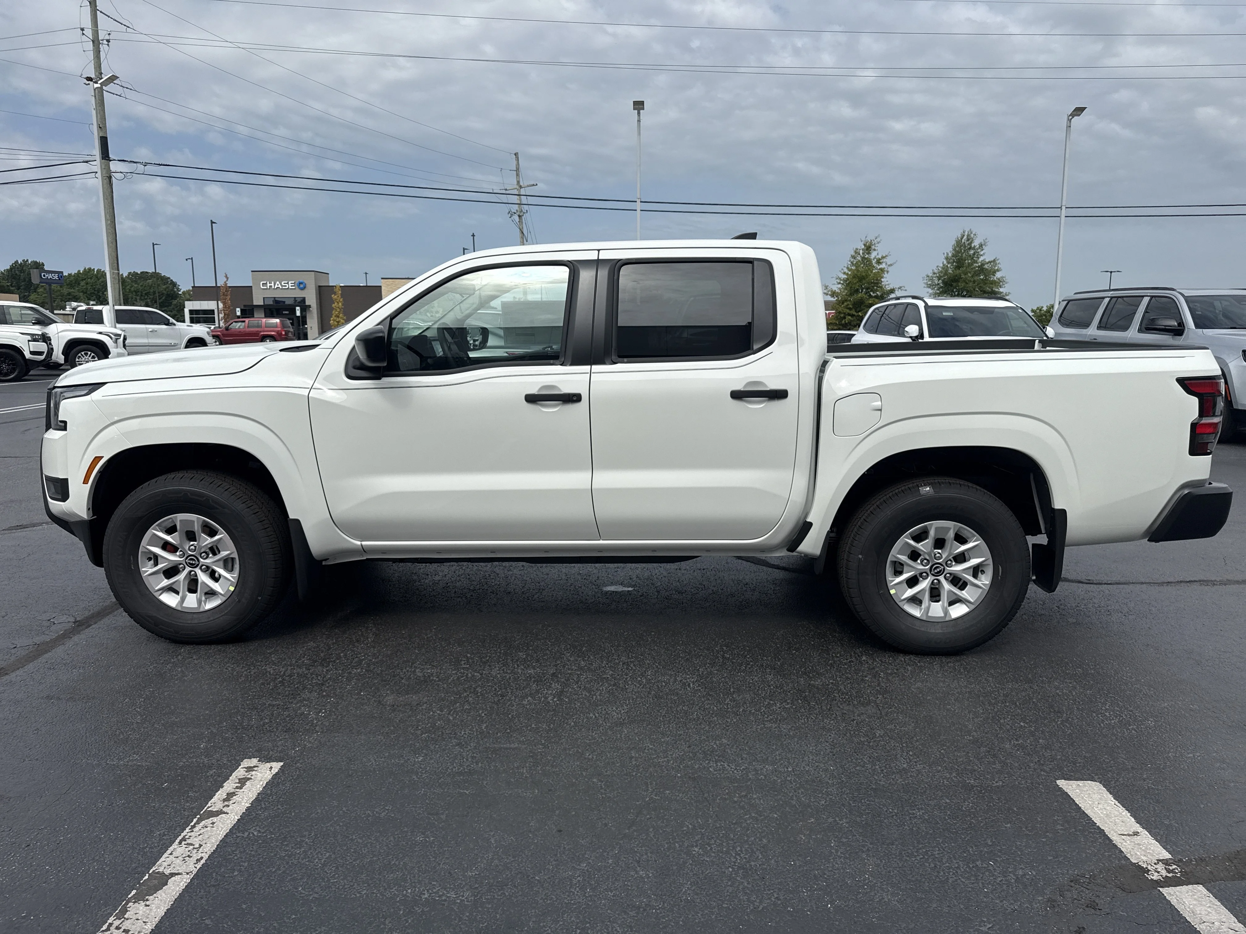 New 2026 Glacier White Nissan S 4WD image 9