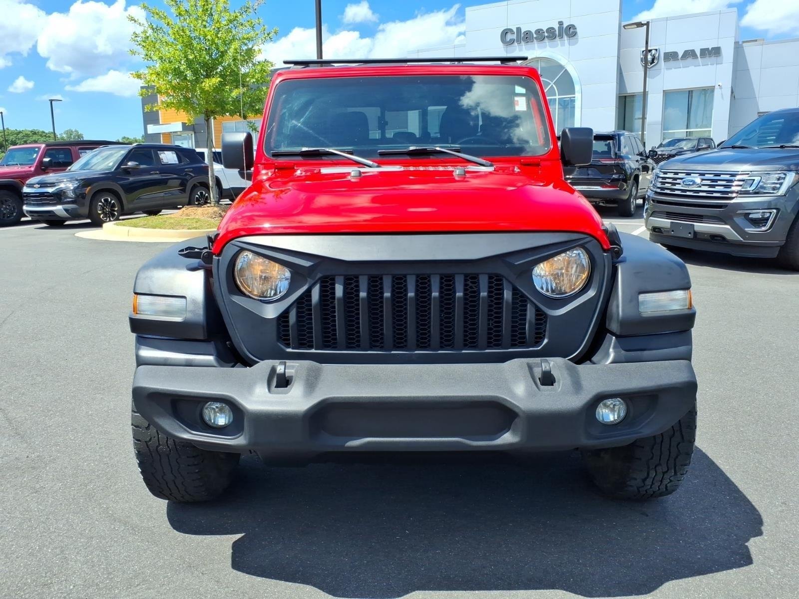 Used 2020 Firecracker Red Jeep Sport S image 13
