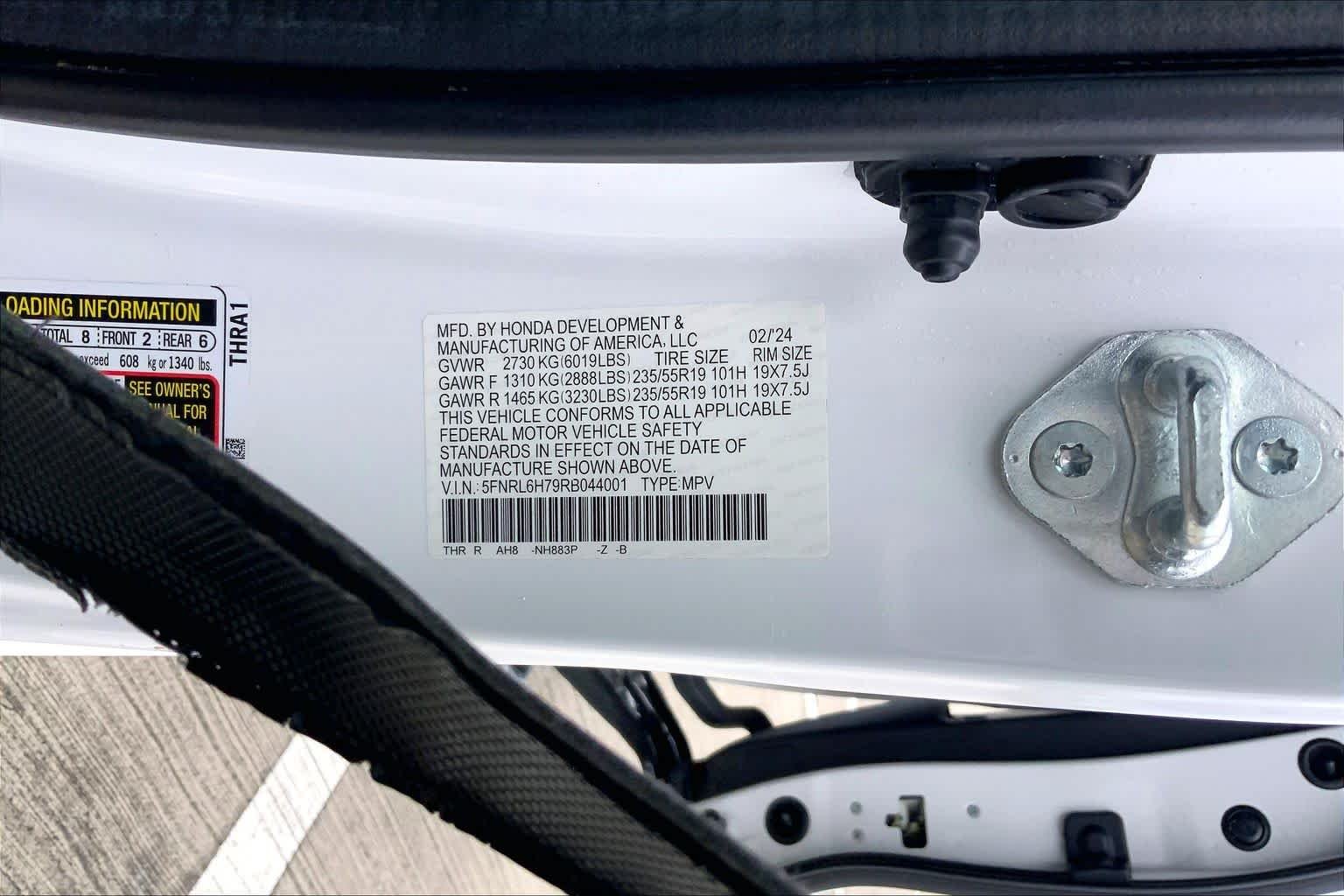 Used 2024 Platinum White Pearl Honda Sport image 31