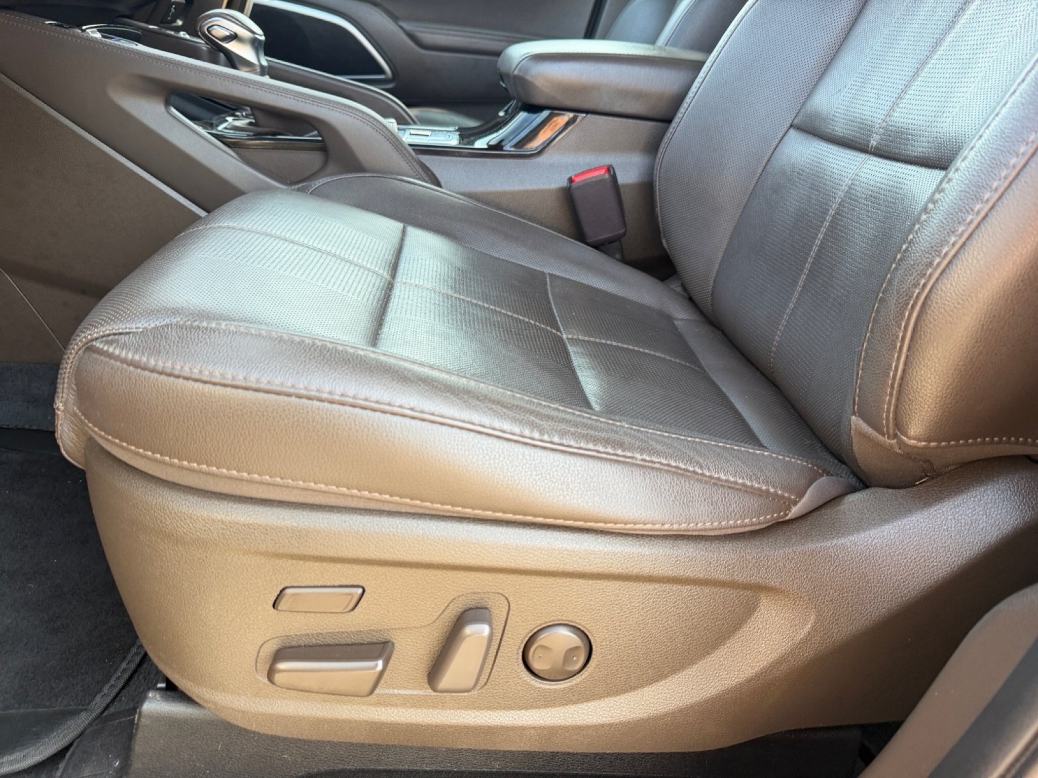 Used 2020 Ebony Black Kia SX image 11