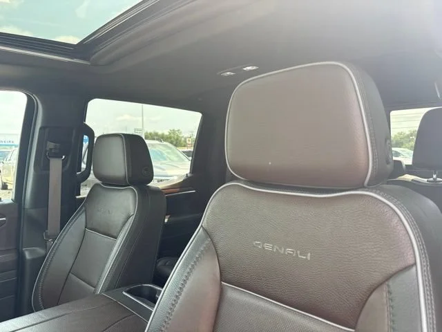 Used 2023 Onyx Black GMC Denali image 15