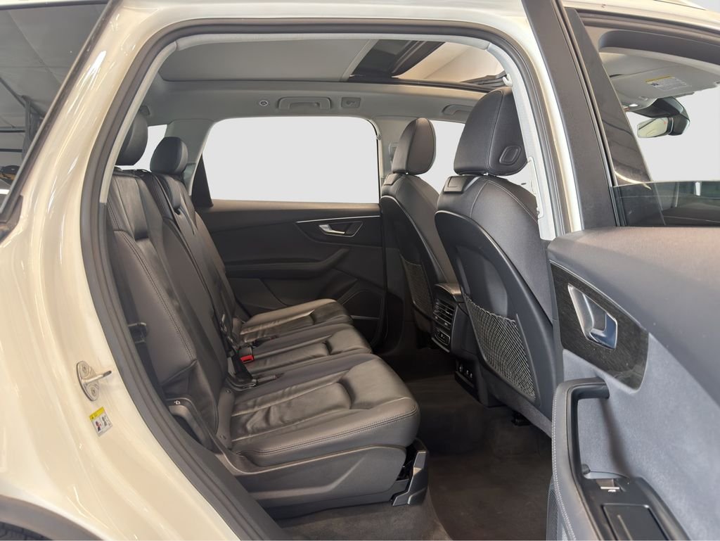 Used 2023  Audi 55 Premium Plus image 21