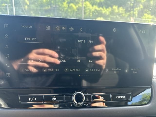 Used 2025  Mitsubishi SE image 21