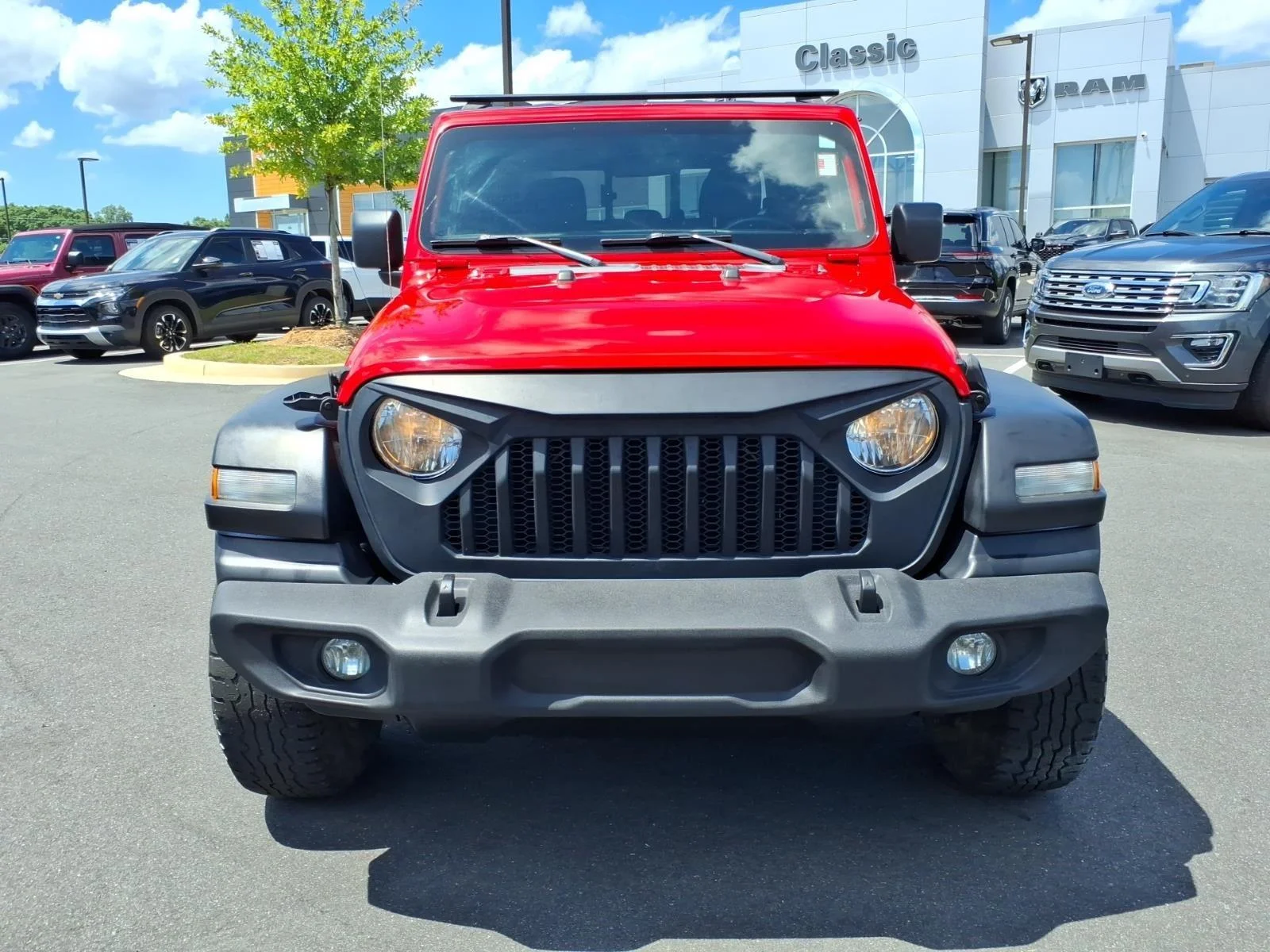 Used 2020 Firecracker Red Jeep Sport S image 13