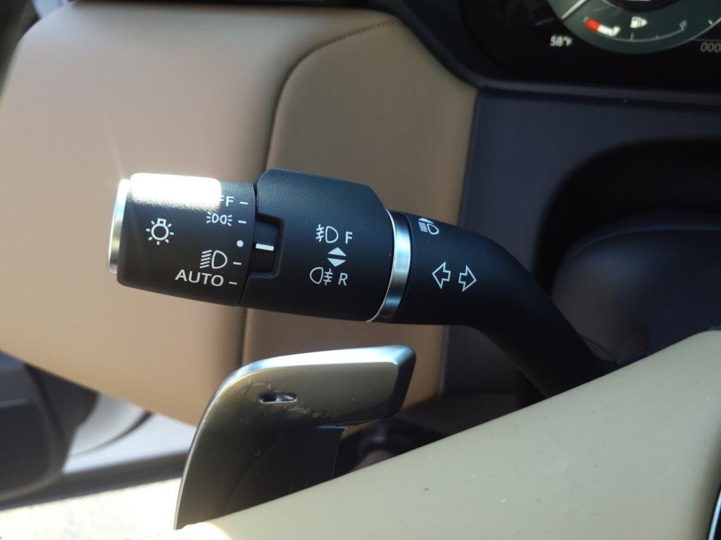 New 2025 Fuji White LAND ROVER Dynamic HSE image 14