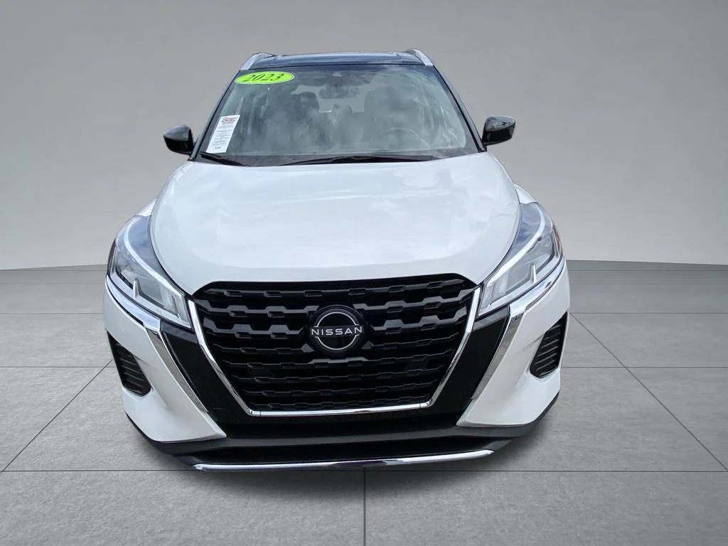 Used 2023 White Nissan SV image 18
