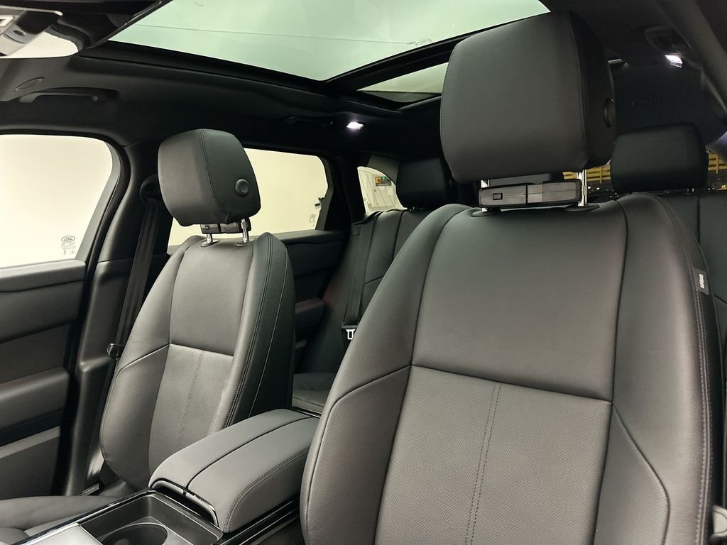 Certified Used 2026 Fuji White Land Rover S image 9
