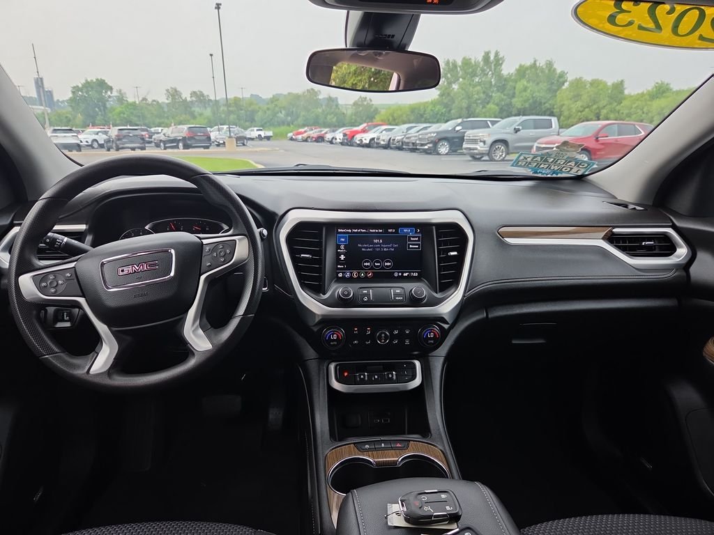 Used 2023 White GMC SLE image 11