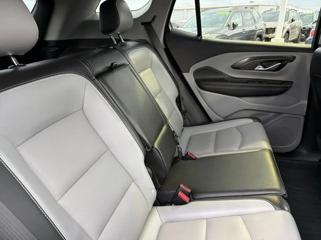 Used 2022 Black GMC SLT image 28