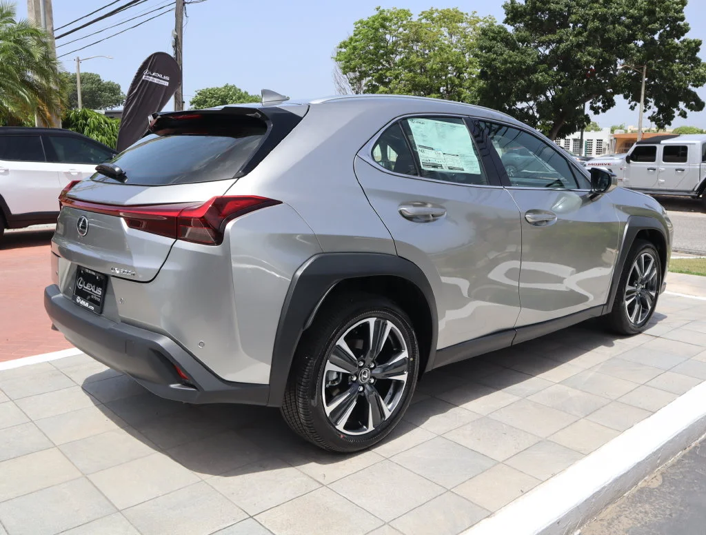 New 2026  Lexus 300h image 5