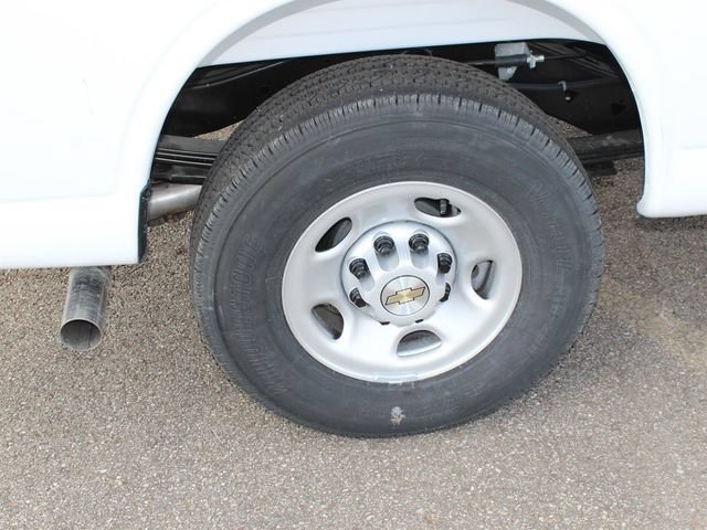 2026 Chevrolet Express Cargo Work Van - Photo 18