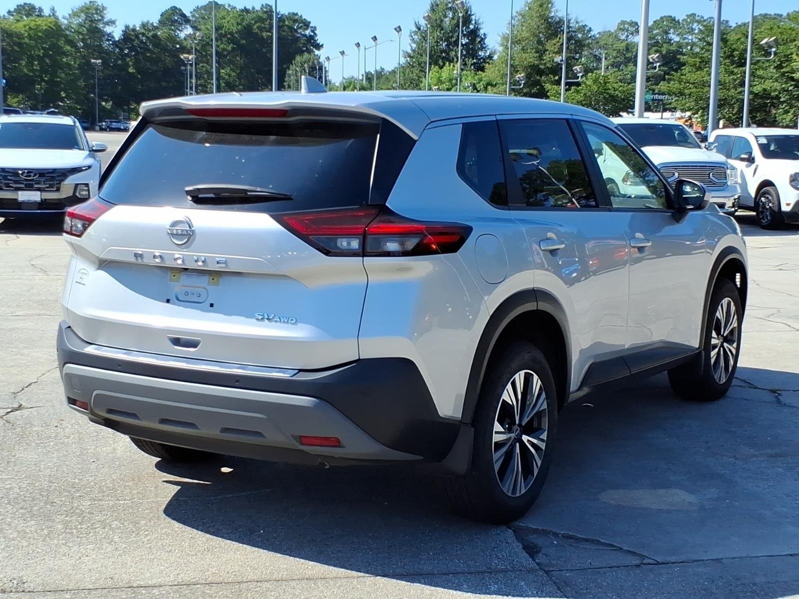 Used 2023 Brilliant Silver Metallic Nissan SV image 7