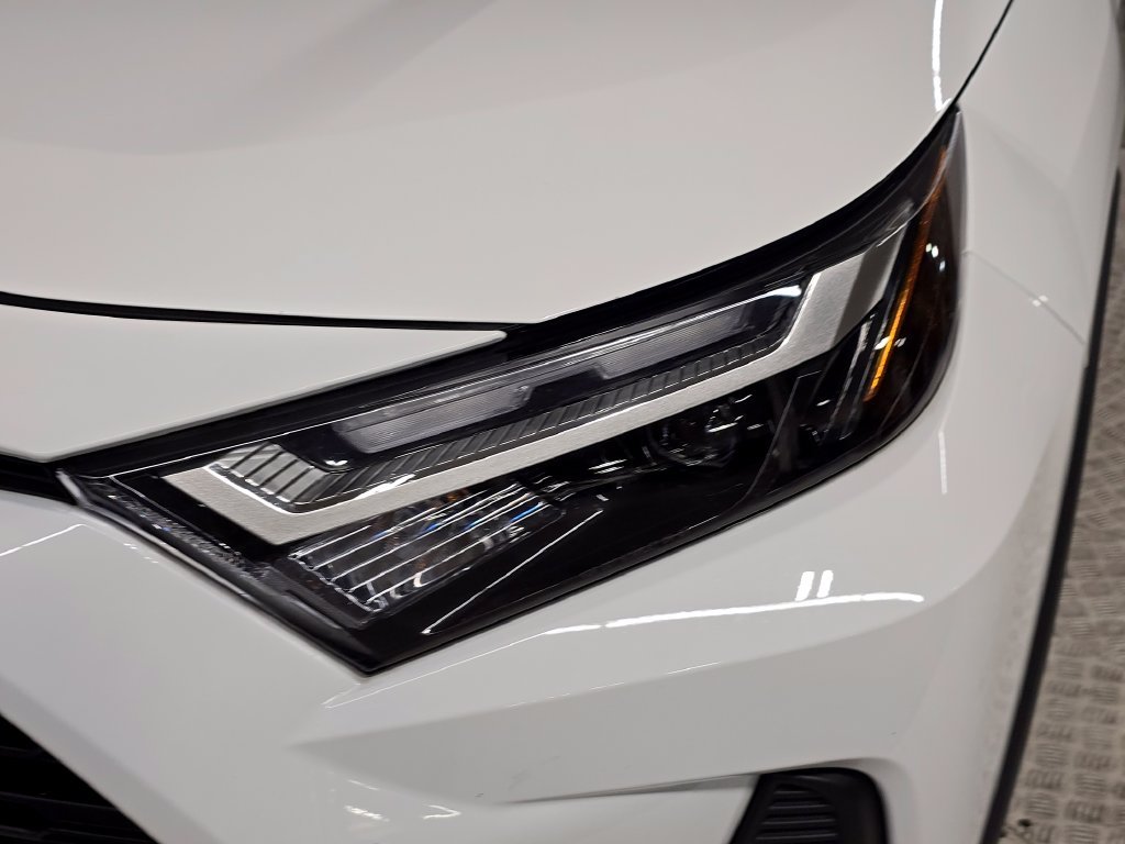 Certified Used 2025 White Toyota LE image 13
