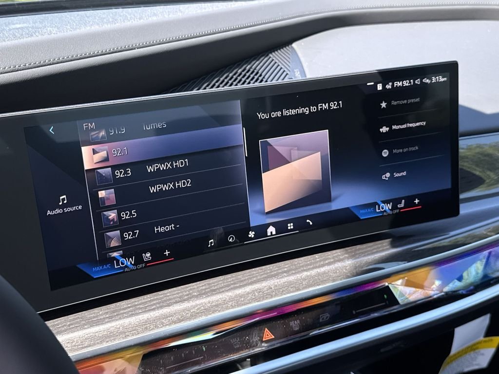New 2026 Black Sapphire Metallic BMW 760i xDrive image 12