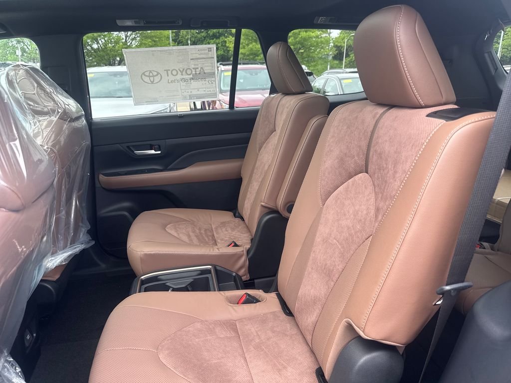 New 2026 Blue Toyota MAX Platinum image 36