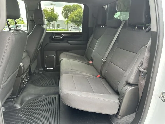 Used 2024 White GMC SLE image 23
