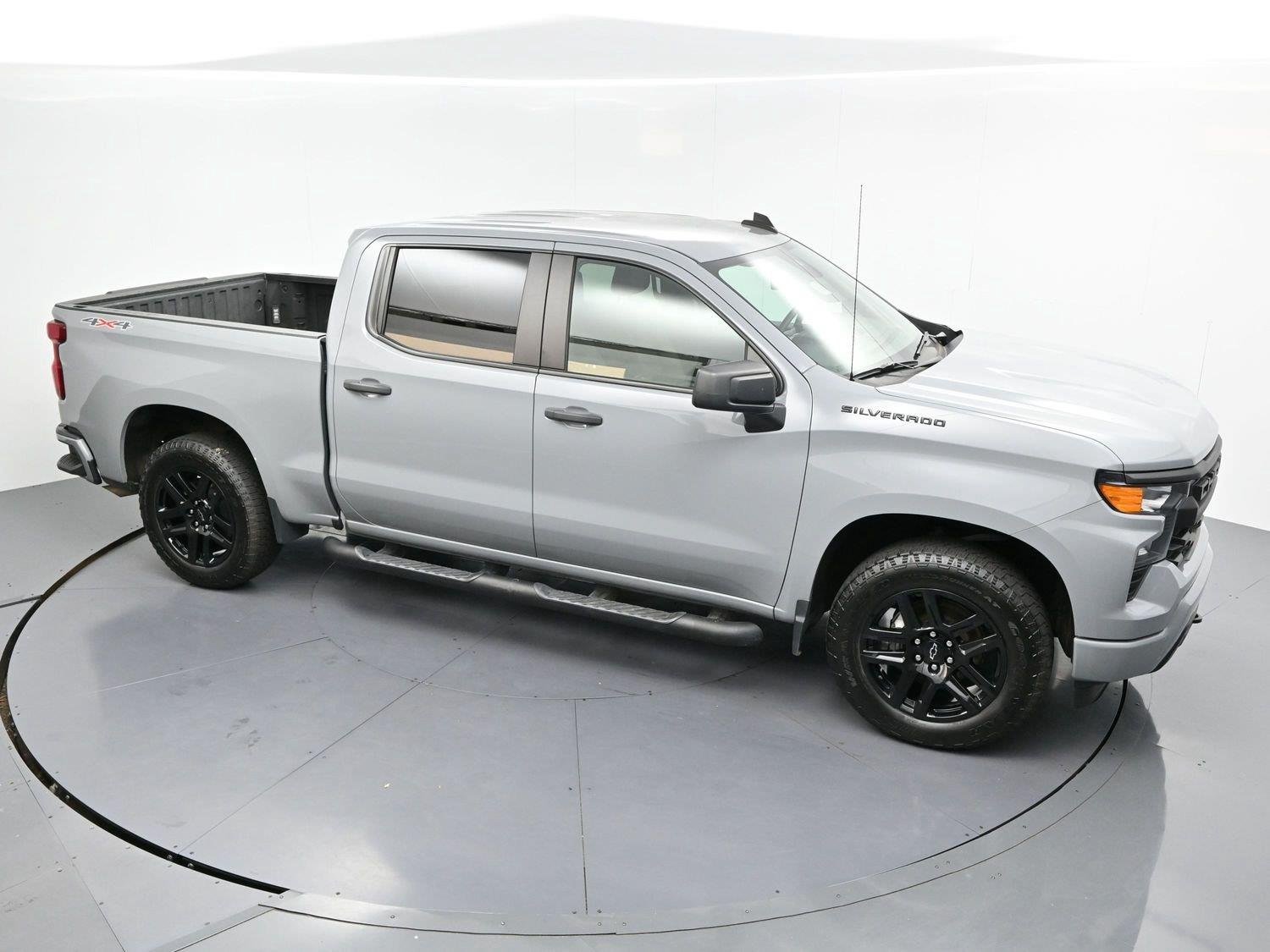 Used 2024 Slate Gray Metallic Chevrolet Custom image 34