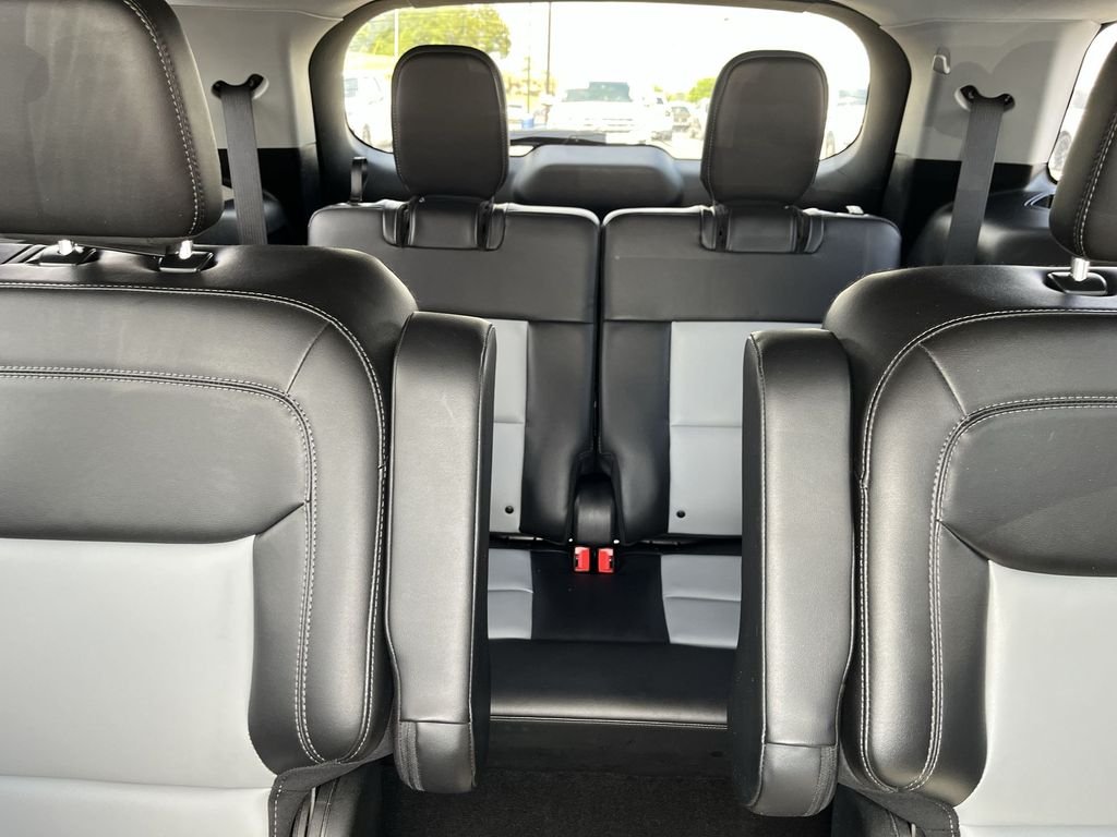 Used 2023 Blue Ford XLT image 24