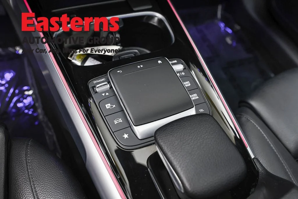 Used 2022 Black Mercedes-Benz GLB 250 image 20