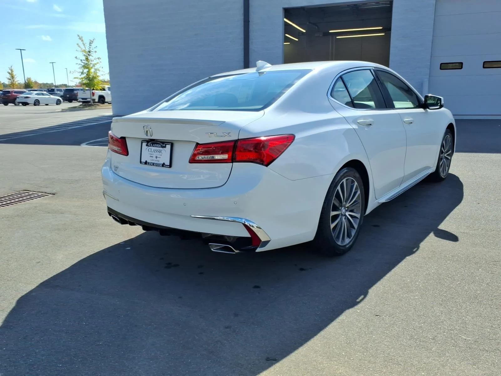 Used 2018 Bellanova White Pearl Acura w/Advance Pkg image 2
