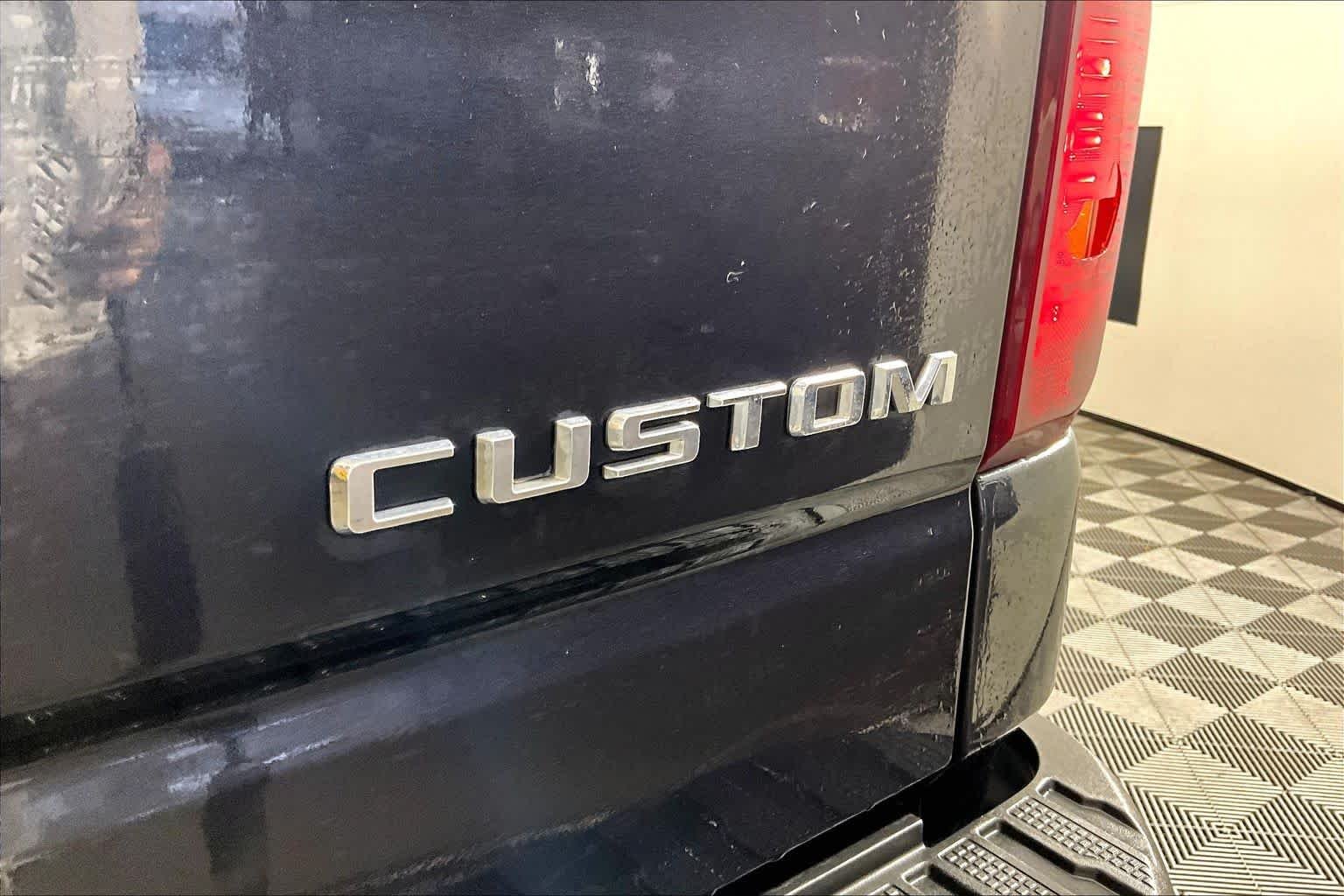 Used 2022 Dark Ash Metallic Chevrolet Custom image 10