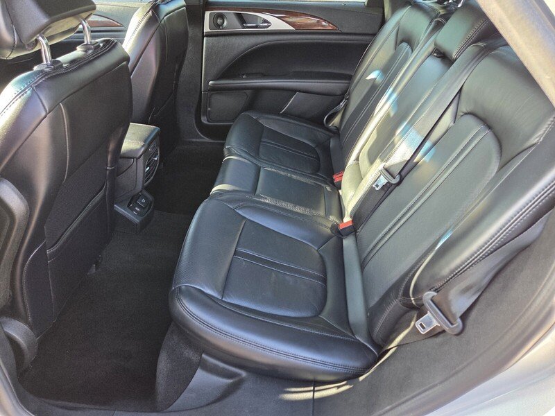 Used 2019 Silver Lincoln Reserve image 16