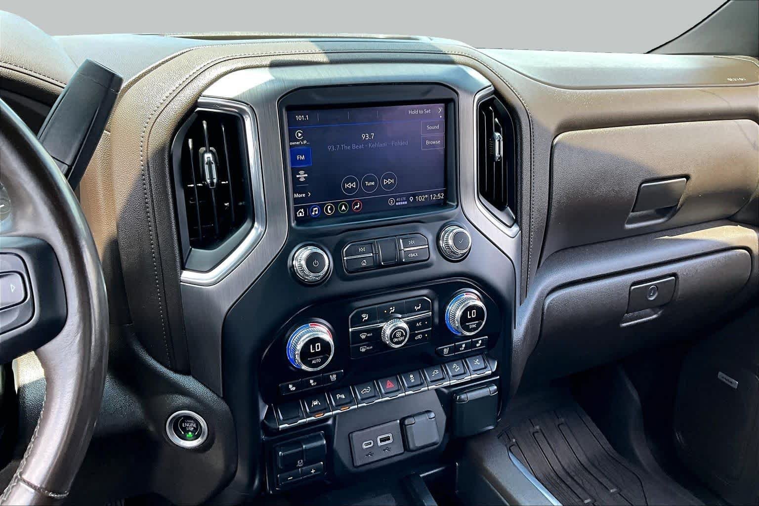 Used 2022 White Frost Tricoat GMC Denali image 7