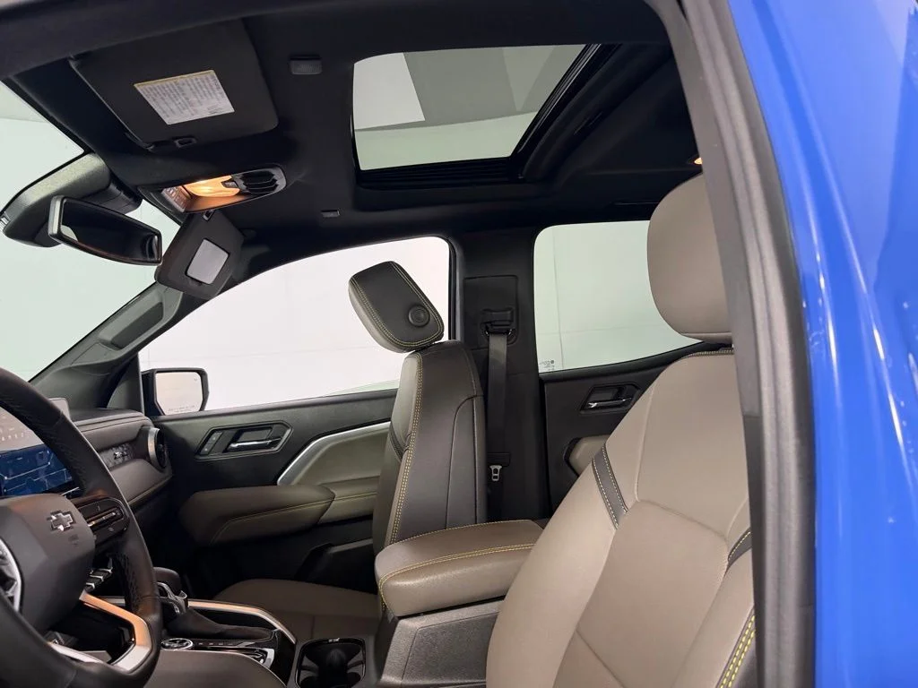 Certified Used 2025 Blue Chevrolet ZR2 image 26