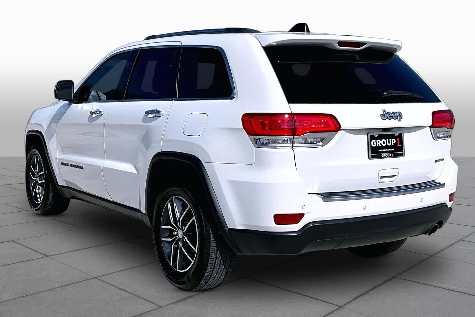 Used 2018 Bright White Clear Coat Jeep Limited image 11
