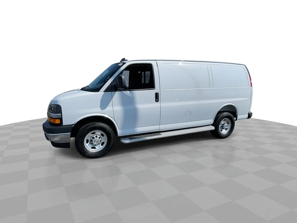 Used 2025 Summit White Chevrolet 2500 image 6