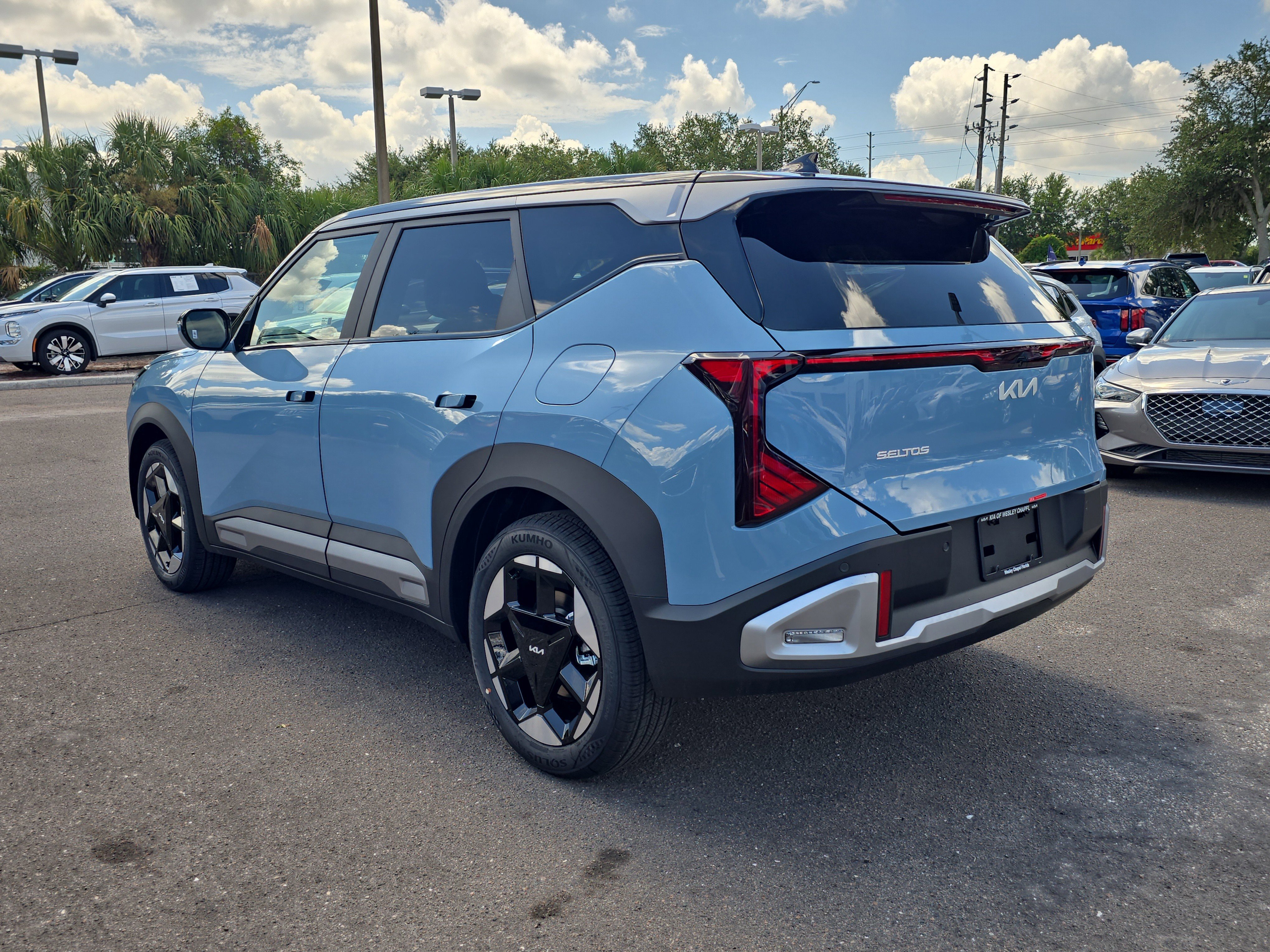 New 2027 Frost Blue / Black Roof Kia S image 6
