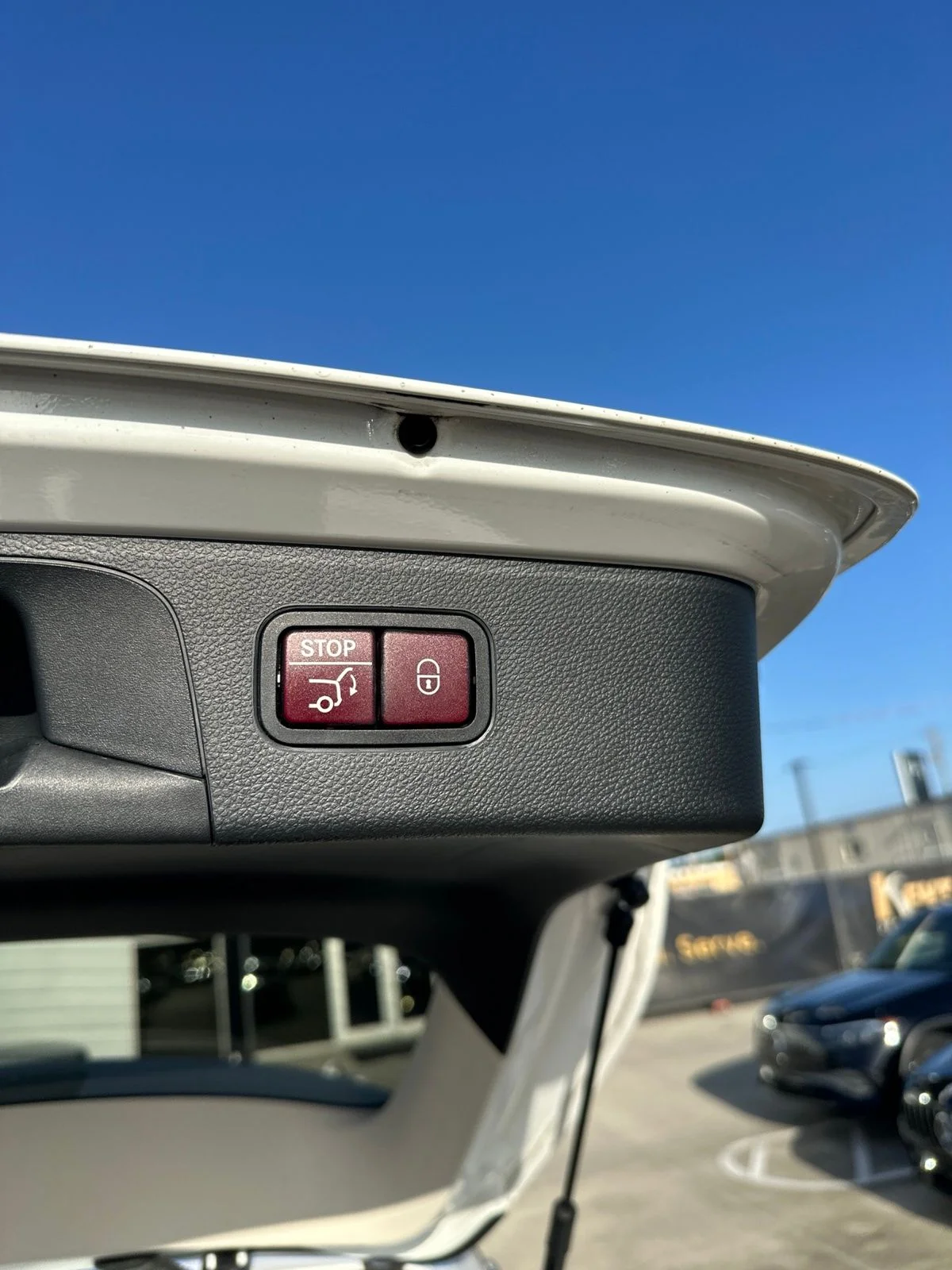 Used 2020 White Mercedes-Benz GLC 300 image 13