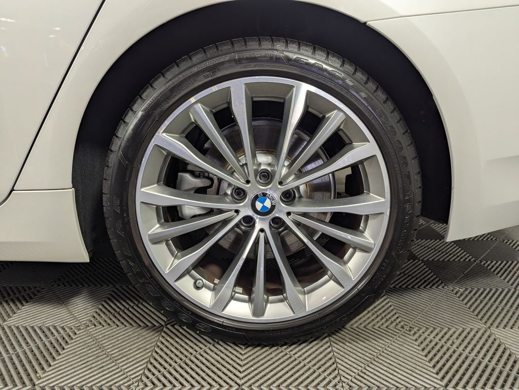2023 BMW 5 Series 530i - Photo 28