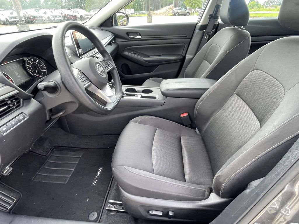 Used 2025 Gray Nissan 2.5 SV image 13
