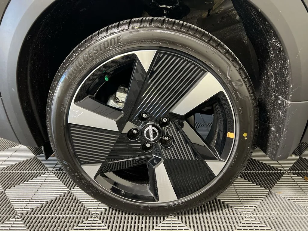 New 2026 Super Black Nissan SR image 19
