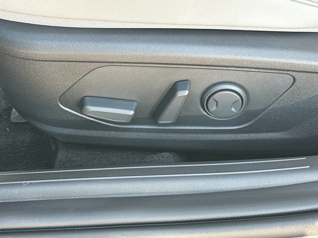 New 2026 Ecotronic Gray Hyundai Limited image 30