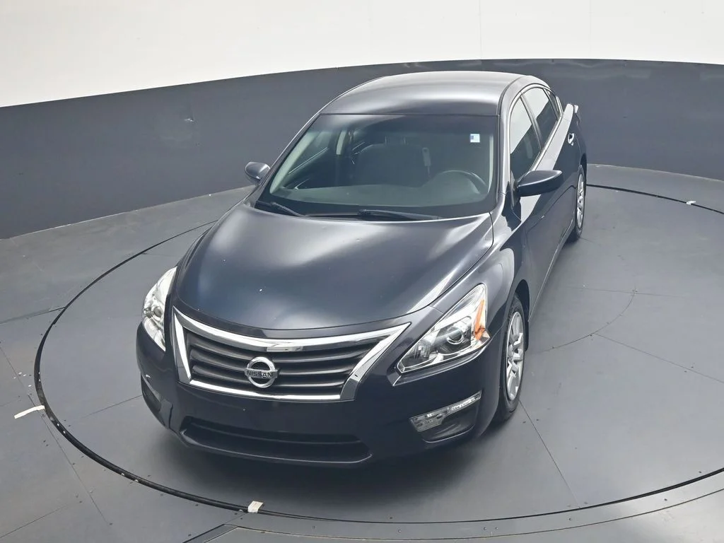 Used 2015 Storm Nissan 2.5 S image 19
